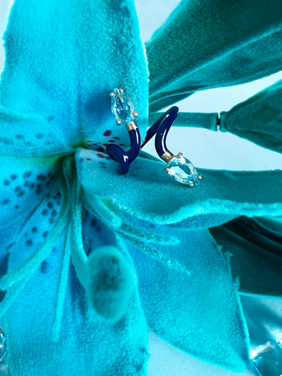 DOUBLE VINE TENDRIL RING IN BLUE