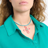 POP CHOKER WITH LUCKY FLOWER PENDANT IN HOT PINK
