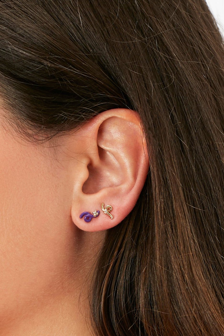 MINI LOOP SINGLE EARRING IN PURPLE