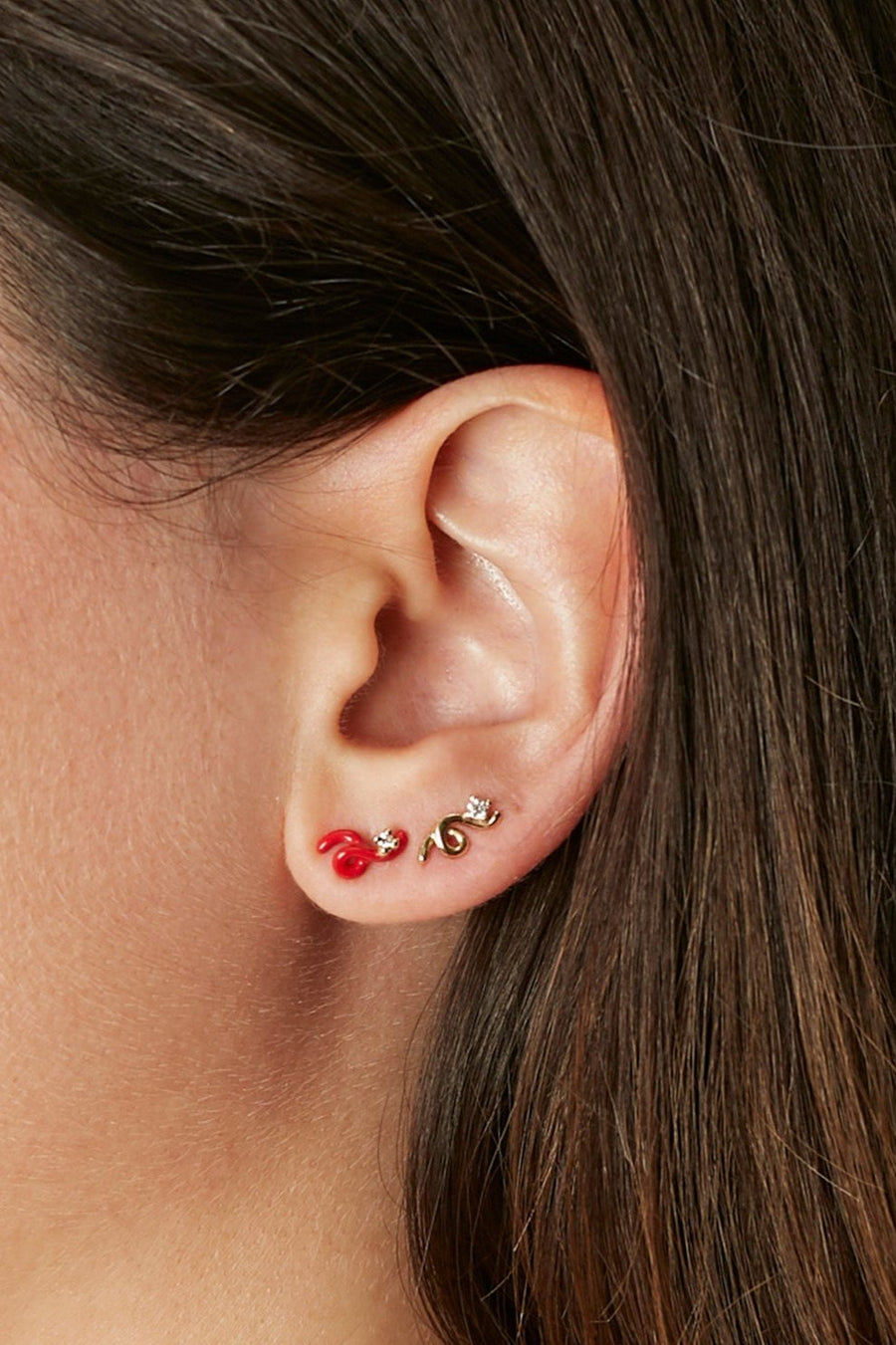 MINI LOOP SINGLE EARRING IN RED