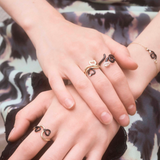 DOUBLE HEART RING IN BLACK