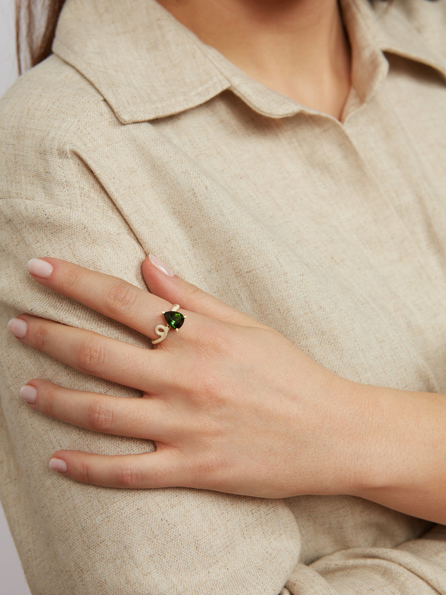 KIM RING IN PANNA WITH GREEN TOURMALINE