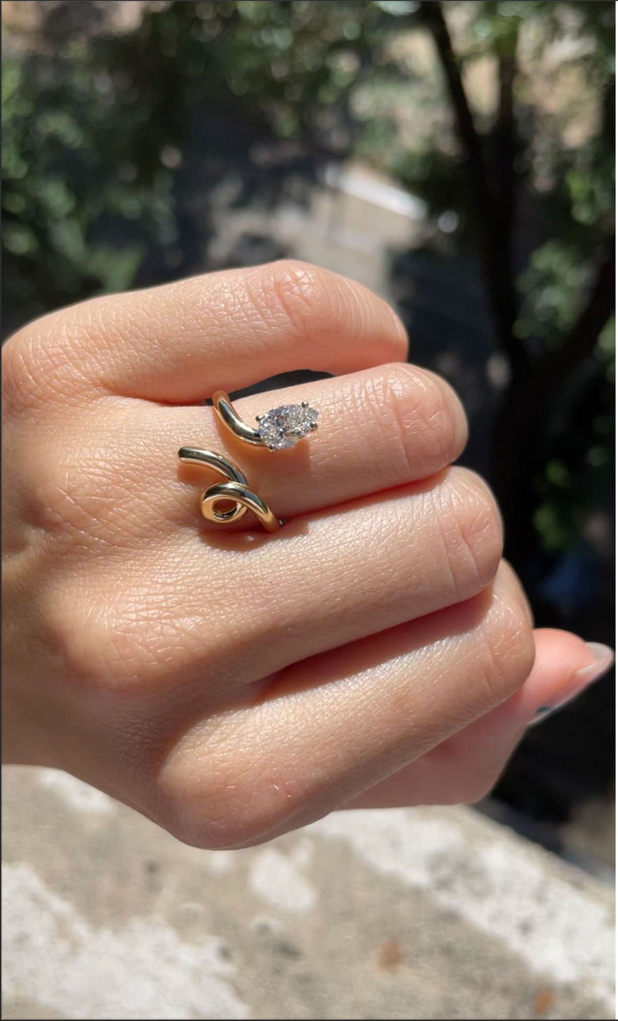 GOLD BABY VINE RING WITH PEAR CUT DIAMOND