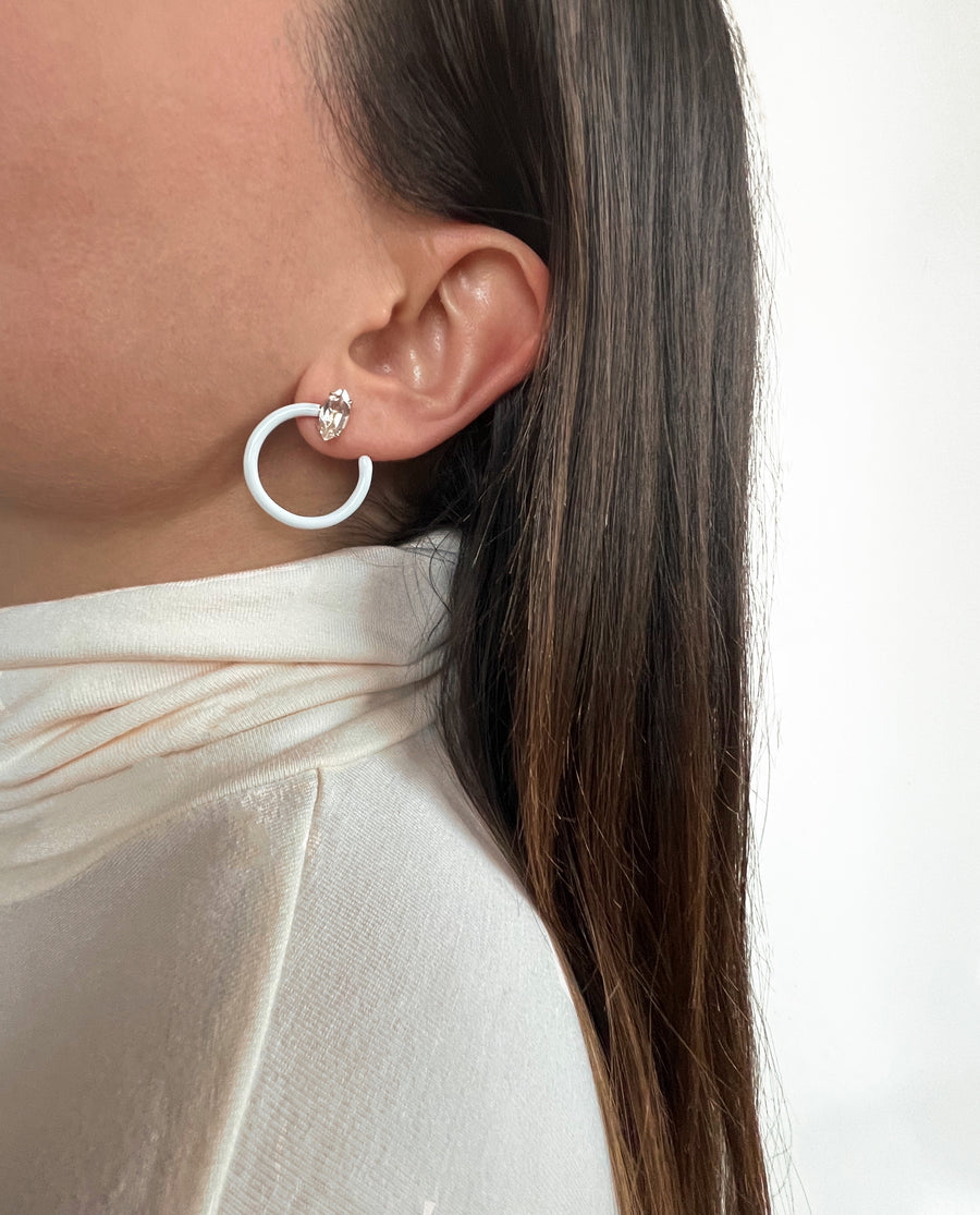 SMALL TENDRIL CIRCLE EARRINGS IN WHITE