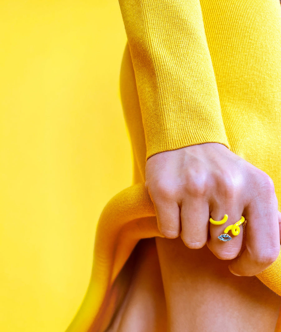 BABY VINE TENDRIL RING IN YELLOW