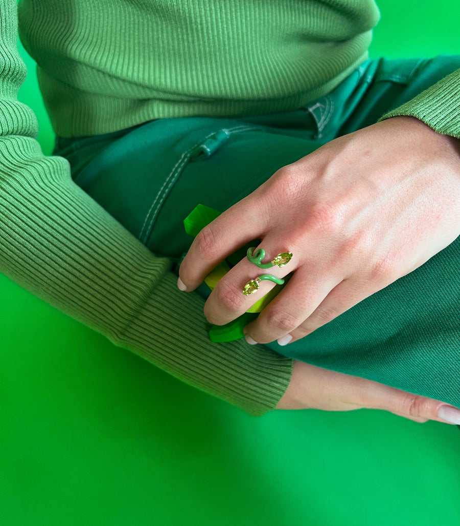 DOUBLE VINE TENDRIL RING IN GREEN